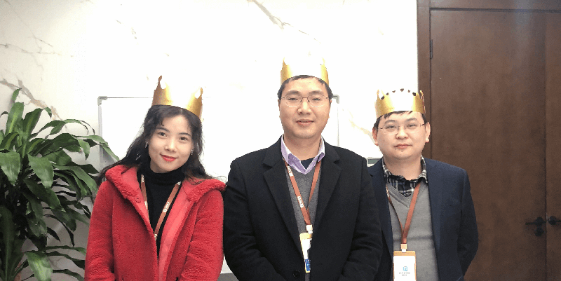 奋斗的路上，爱让鸿运国际一起成长！